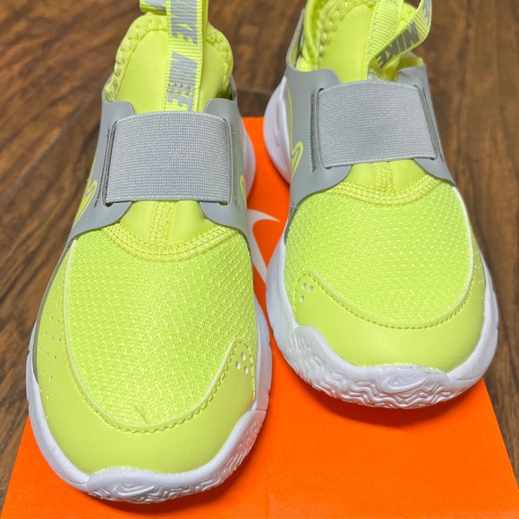 Nike Toddler Boys’ Preschool Flex Runner 3 Slip In Shoes in White & Lemon Sz-10c - Picture 2 of 6